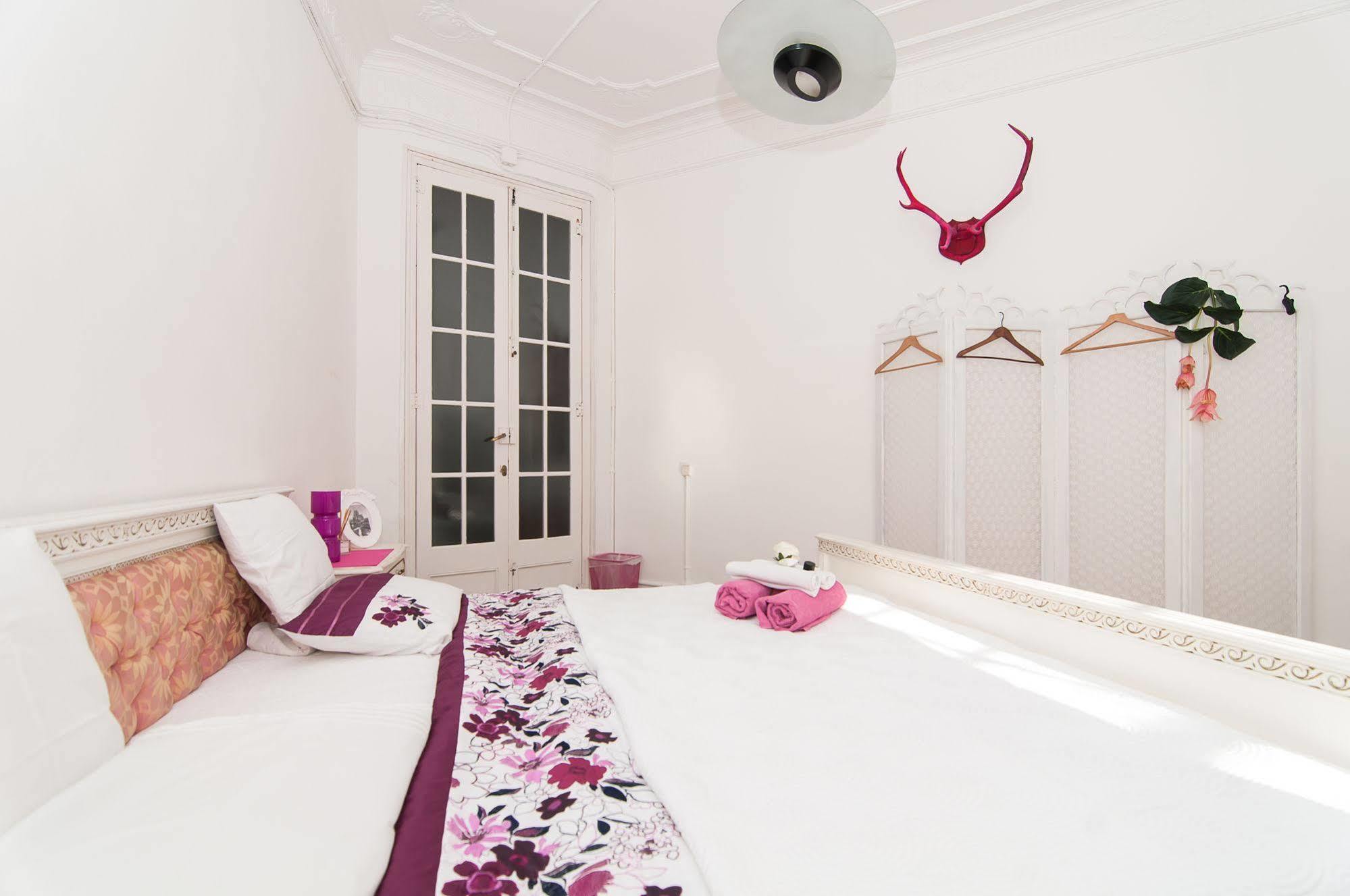 Casa Trianon Bed & Breakfast Barcelona Exterior photo